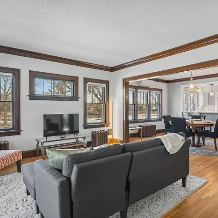 Garden Apt, Majestic Mpls Duplex